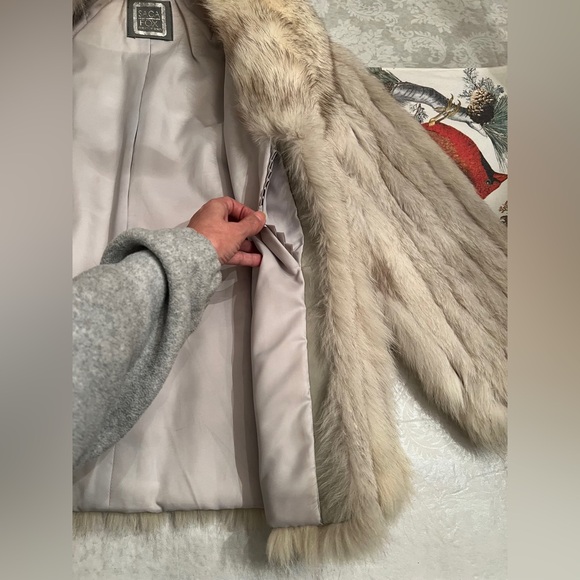 Saga Vintage Silver Label Genuine Fox Fur Coat S - Picture 8 of 11